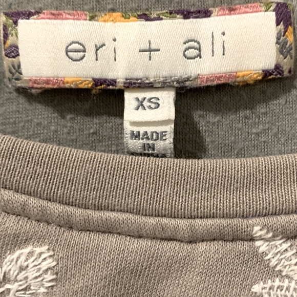 ERI + ALI Anthropologie Gray Pullover with White Embroidered Floral Detail - Picture 3 of 5